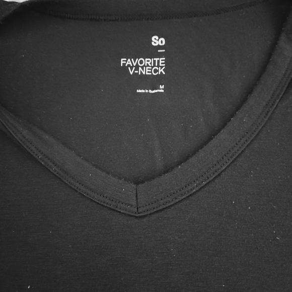 SO Favorite V-Neck Pocket Tee - Picture 2 of 2